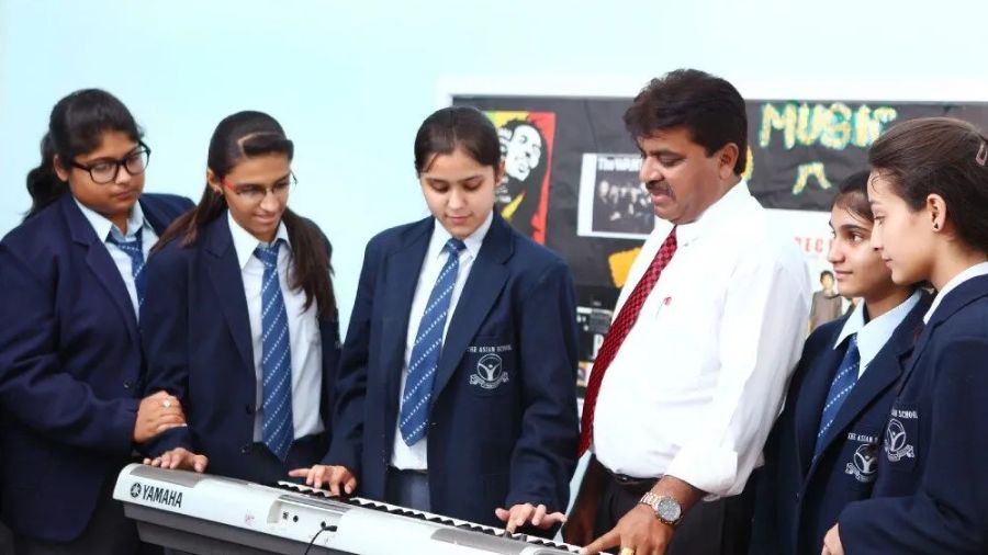 Co-Curricular Opportunities