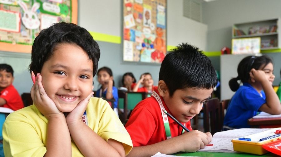 How a Structured School Environment Helps During Exams