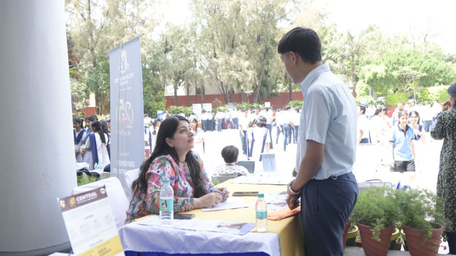 What Are the Steps in the Boarding School Admission Process