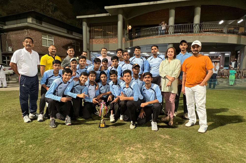 “Late Sardarni Kawaljeet Kaur Juneja Cup” 2022 The Asian School Students Outshine the Staff !!