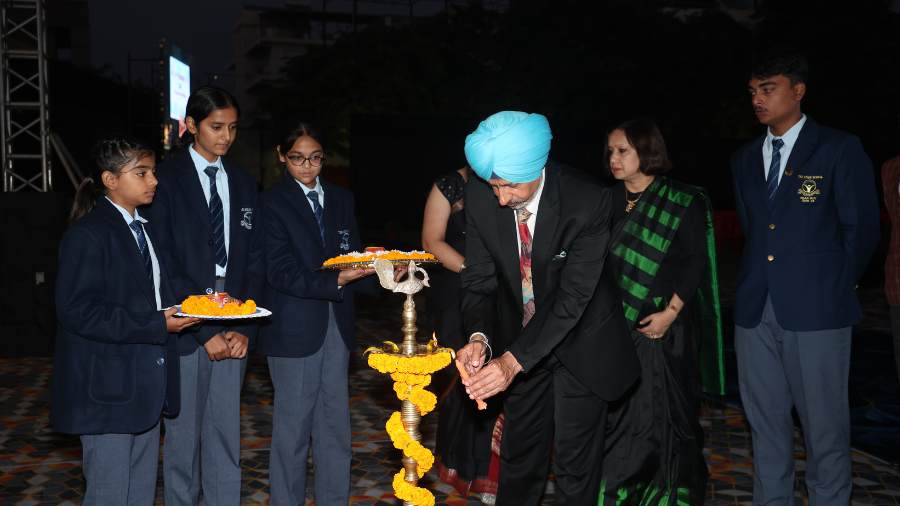 Founder’s Day Ceremony Lighting the Lamp